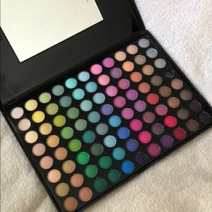 Colorful eyeshadow palette